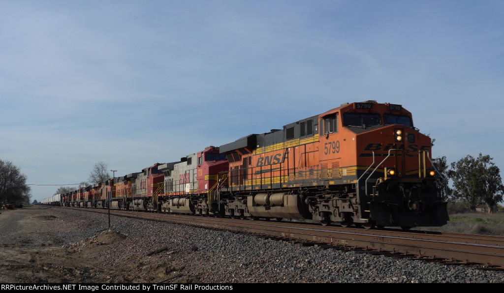 BNSF 5799